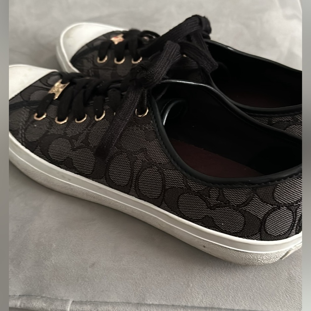 Women’s Size 10 Black and gray tennis shoes